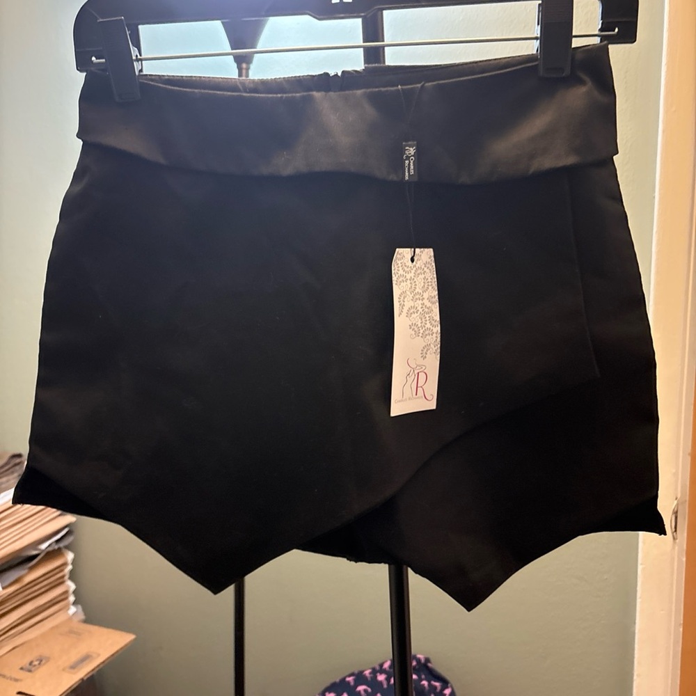 Black Women's Skorts